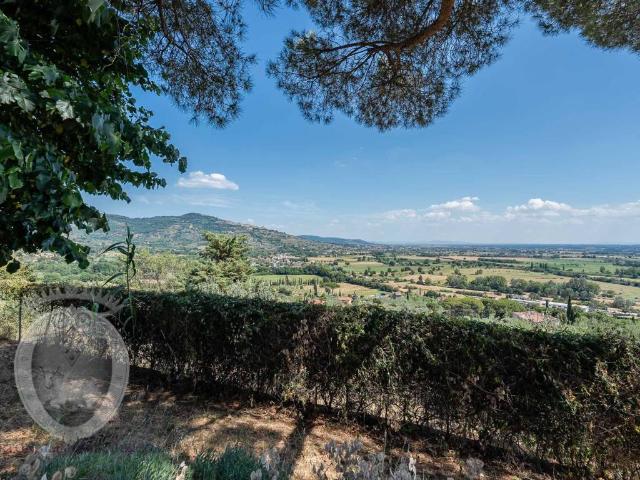 Villa Indipendente in vendita a Tavarnelle-Sant'Eusebio, Cortona