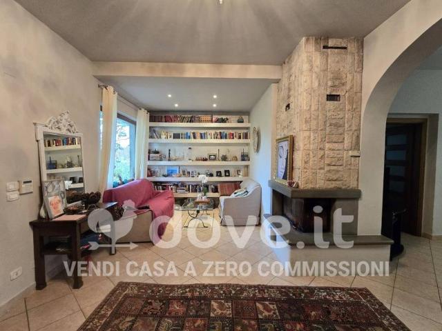 Villa Indipendente in vendita a Montecchio, Cortona