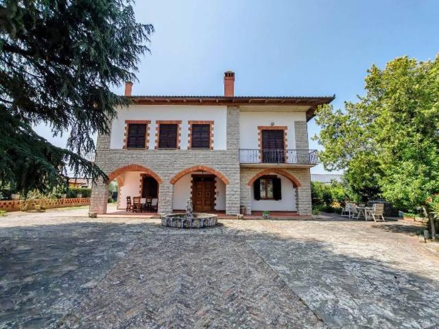 Villa Indipendente in vendita a Cortona, Toscana