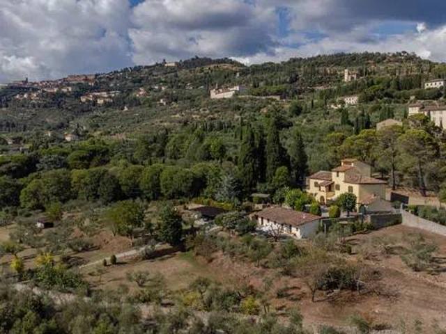 Villa Indipendente in vendita a Cortona, Toscana