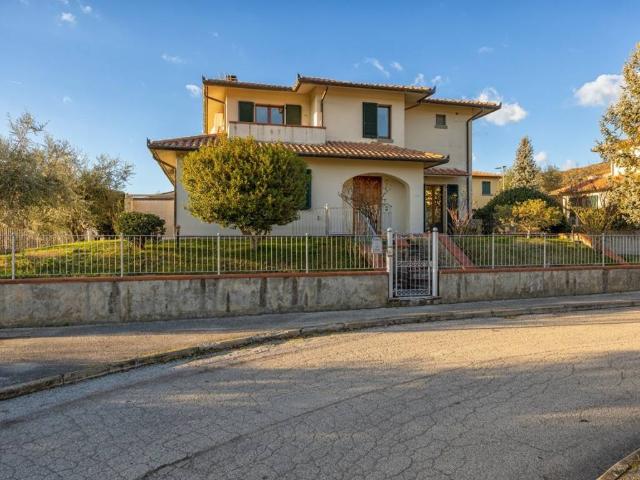 Villa Indipendente in vendita a Cortona, Toscana