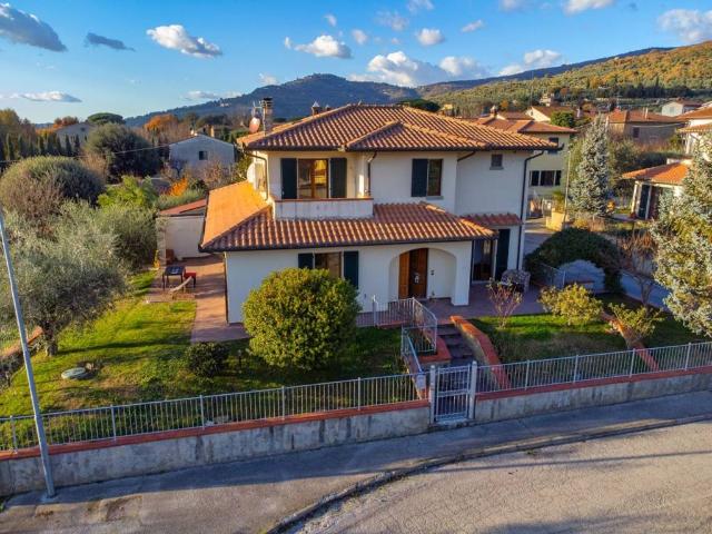 Villa Indipendente in vendita a Cortona, Toscana