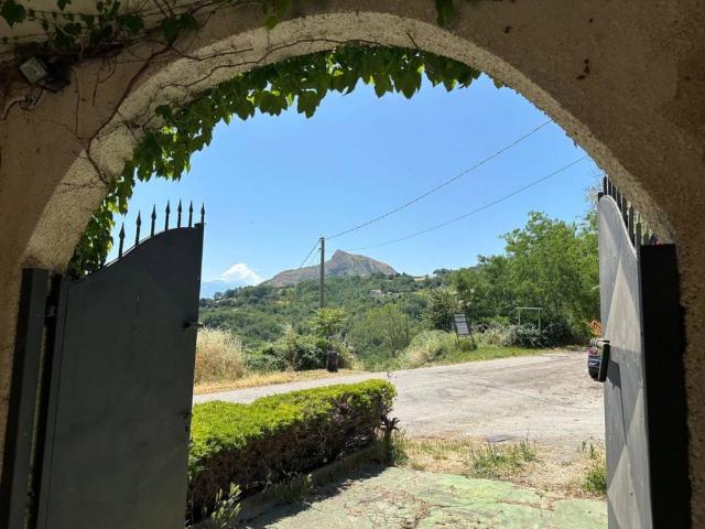 Villa Indipendente in vendita a Corvara, Abruzzo