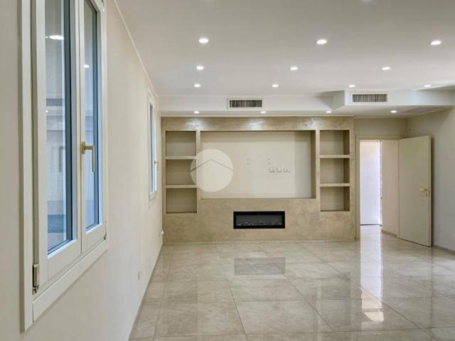 Villa Indipendente in vendita a Corzano, Lombardia