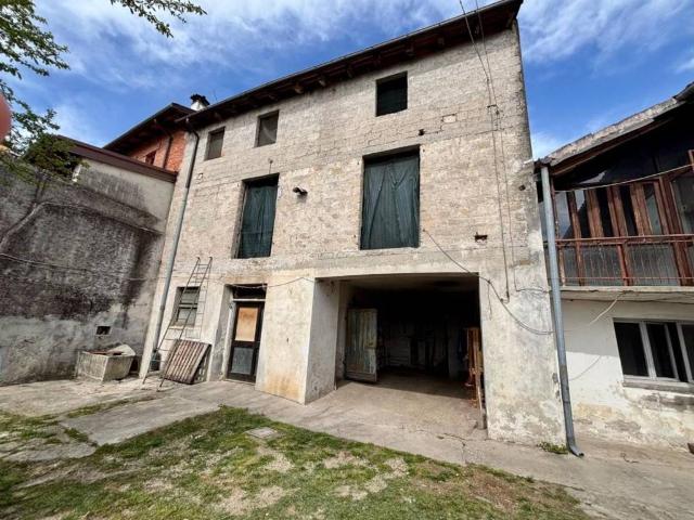 Villa Indipendente in vendita a Coseano, Friuli-Venezia Giulia