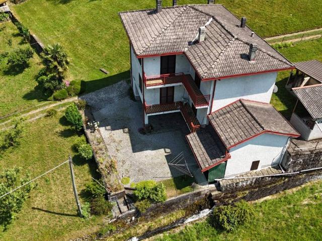 Villa Indipendente in vendita a Cosio Valtellino, Lombardia