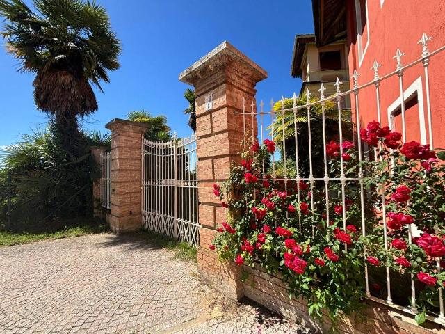 Villa Indipendente in vendita a Piemonte, Asti