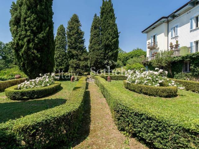 Villa Indipendente in vendita a Costa Masnaga, Lombardia