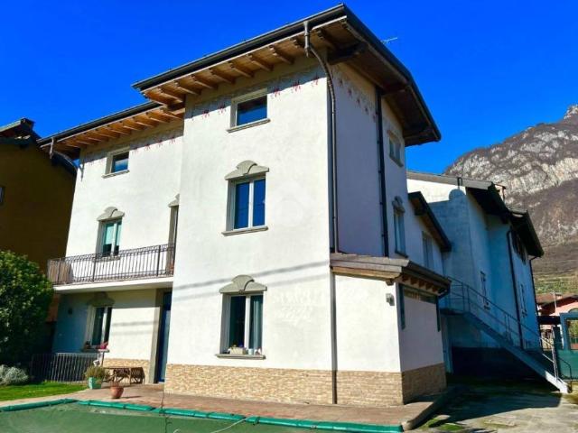 Villa Indipendente in vendita a Piano, Costa Volpino