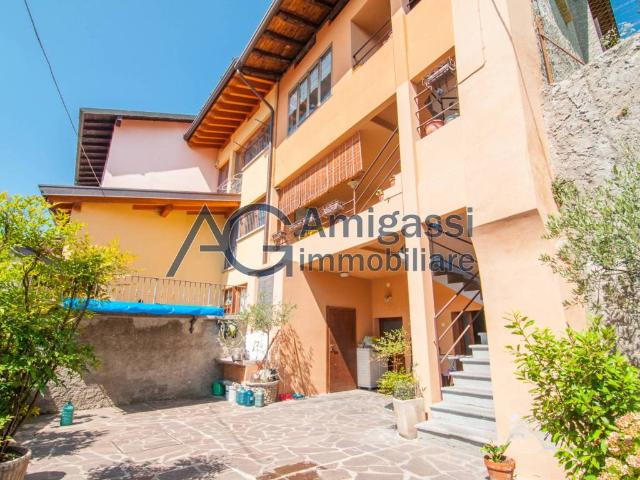 Villa Indipendente in vendita a Branico, Costa Volpino
