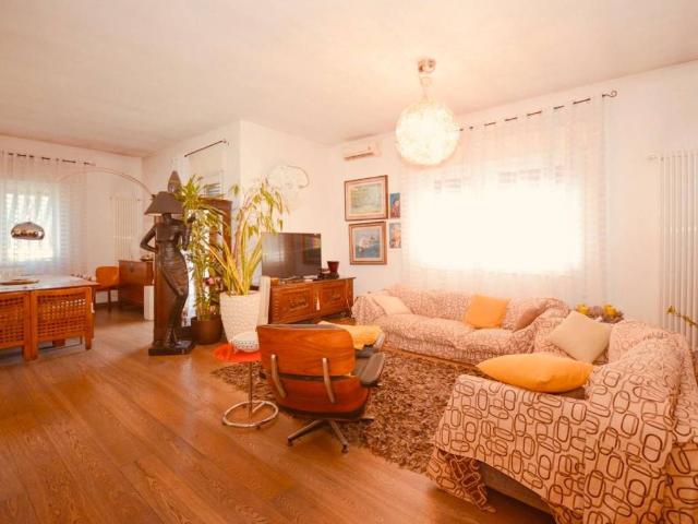 Villa Indipendente in vendita a Costabissara, Veneto