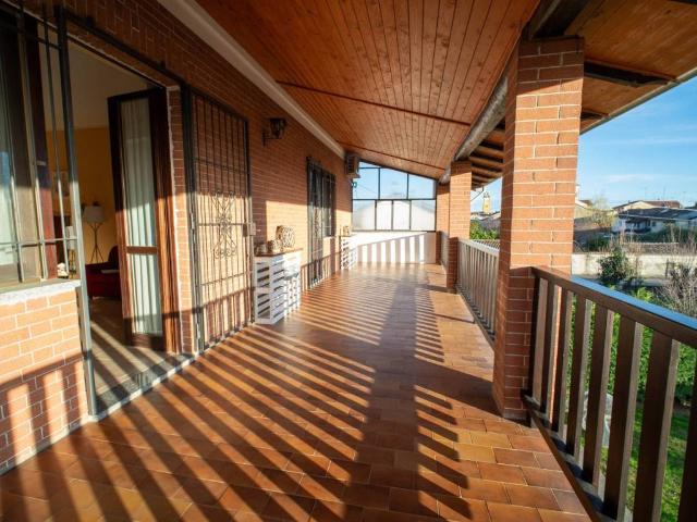 Villa Indipendente in vendita a Piemonte, Vercelli