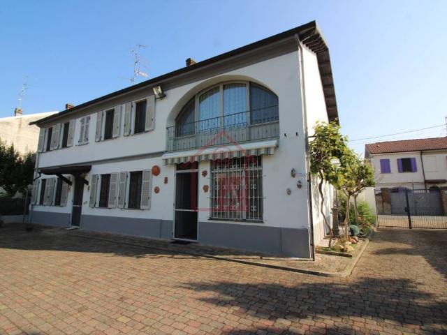 Villa Indipendente in vendita a Piemonte, Vercelli
