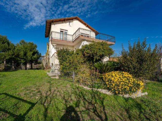Villa Indipendente in vendita a San Lorenzo Al Mare, Liguria