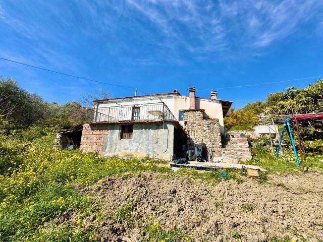 Villa Indipendente in vendita a Costarainera, Liguria