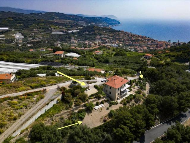 Villa Indipendente in vendita a Costarainera, Liguria