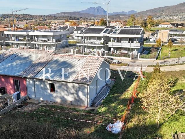 Villa Indipendente in vendita a Gazzoli, Costermano