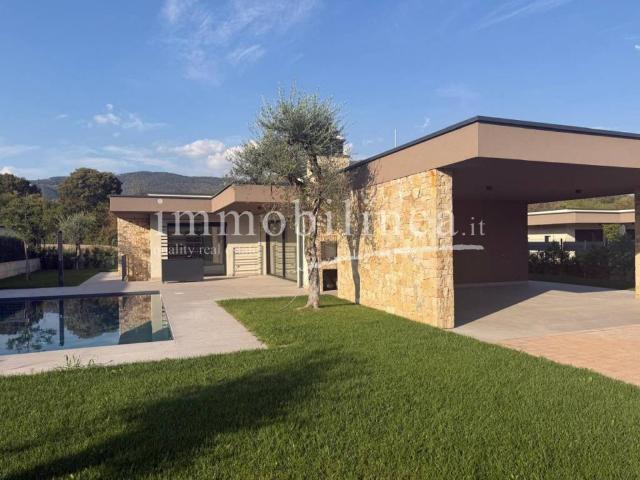 Villa Indipendente in vendita a Costermano, Veneto