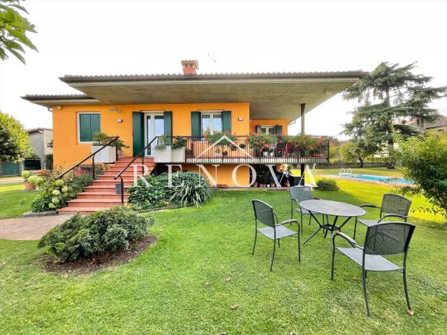 Villa Indipendente in vendita a Gazzoli, Costermano
