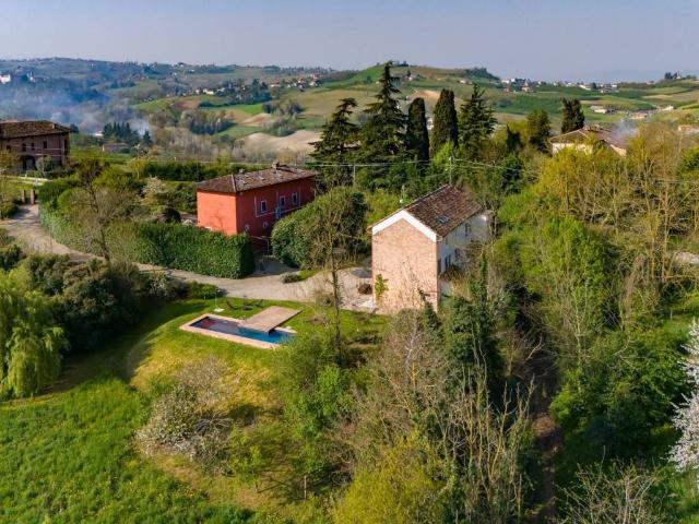 Villa Indipendente in vendita a Piemonte, Asti