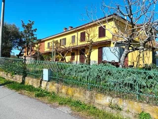 Villa Indipendente in vendita a Piemonte, Asti