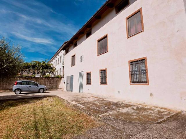 Villa Indipendente in vendita a Piemonte, Asti