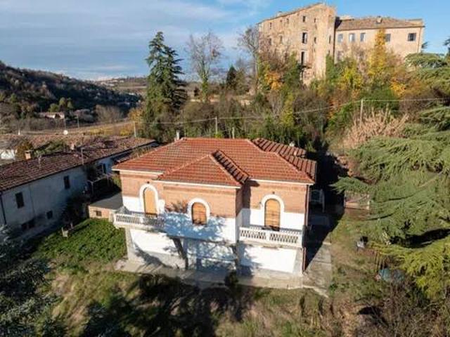 Villa Indipendente in vendita a Piemonte, Asti