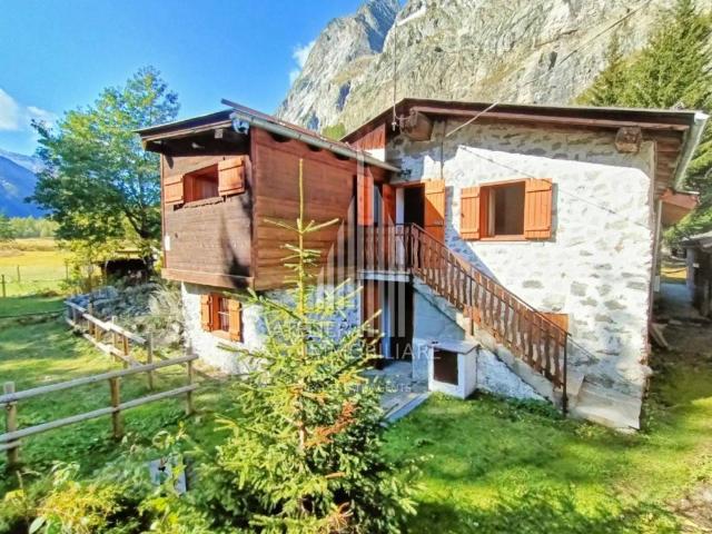 Villa Indipendente in vendita a Peuterey, Courmayeur