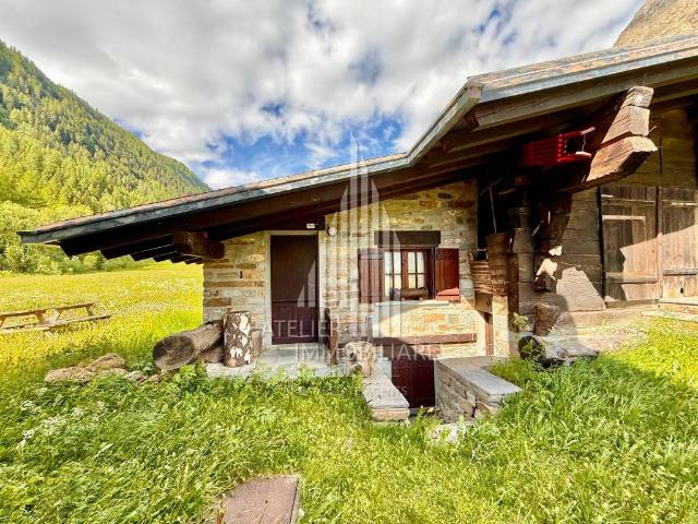 Villa Indipendente in vendita a Lassy Damon, Courmayeur