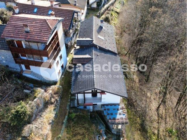 Villa Indipendente in vendita a Cellio con Breia, Piemonte