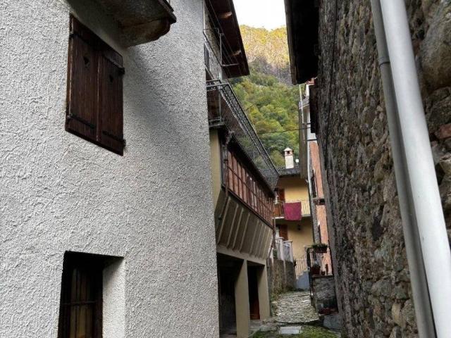 Villa Indipendente in vendita a Cellio con Breia, Piemonte
