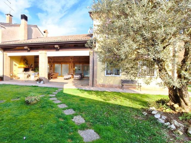 Villa Indipendente in vendita a Olmo, Creazzo