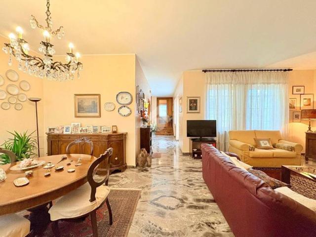 Villa Indipendente in vendita a Olmo, Creazzo