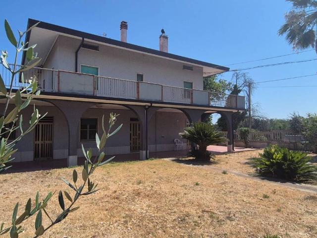 Villa Indipendente in vendita a Crecchio, Abruzzo