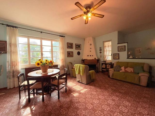 Villa Indipendente in vendita a Credaro, Lombardia