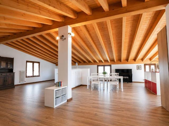 Villa Indipendente in vendita a Credaro, Lombardia