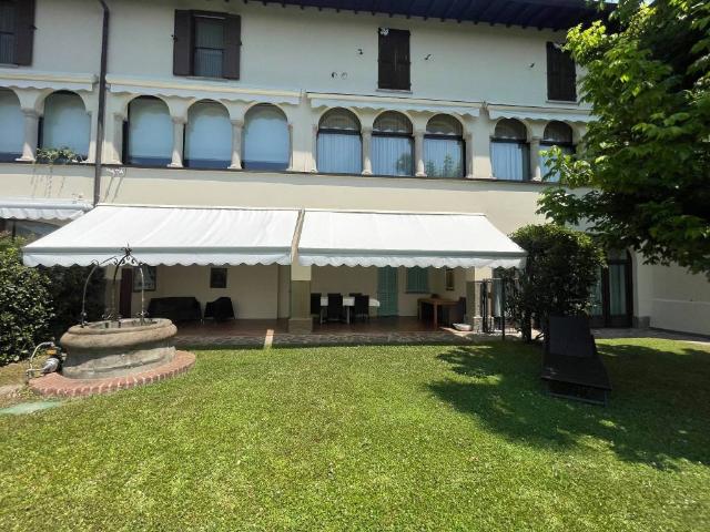 Villa Indipendente in vendita a Credaro, Bergamo