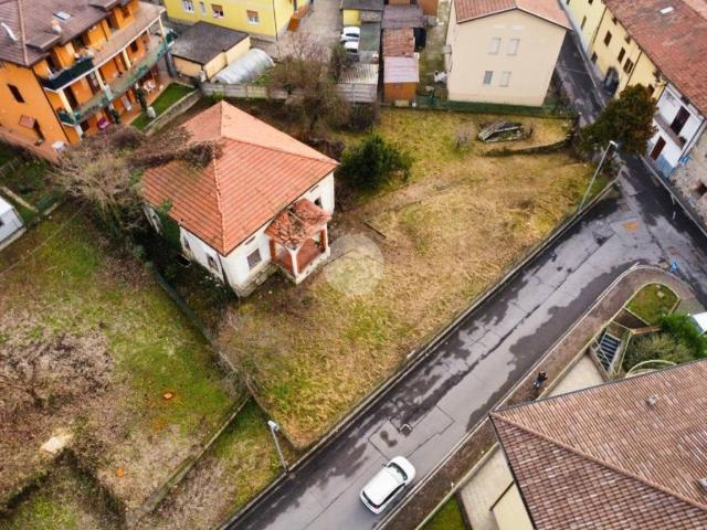 Villa Indipendente in vendita a Credaro, Lombardia