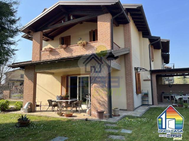 Villa Indipendente in vendita a Credera Rubbiano, Lombardia