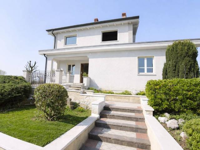 Villa Indipendente in vendita a San Bernardino, Crema