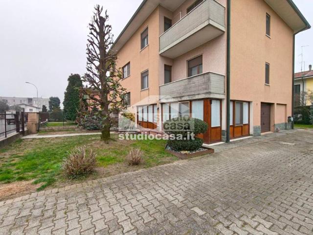 Villa Indipendente in vendita a Crema, Lombardia