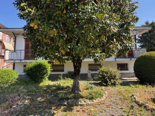 Villa Indipendente in vendita a Crema, Lombardia