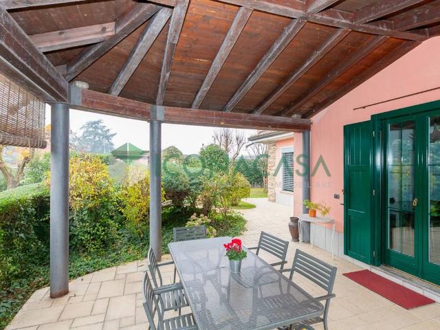 Villa Indipendente in vendita a Crema, Lombardia