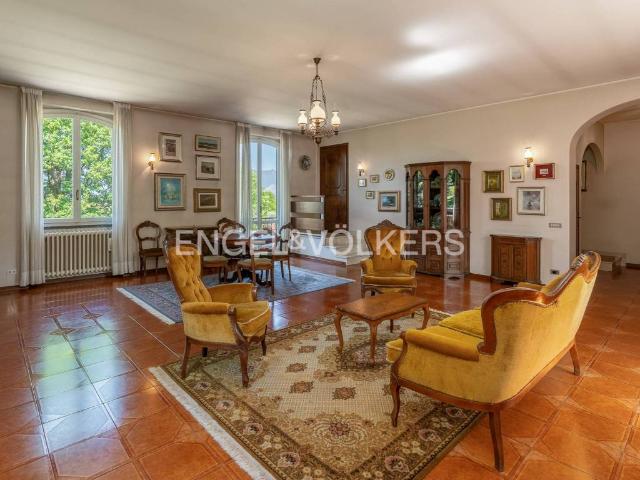 Villa Indipendente in vendita a Zizzanorre, Cassago Brianza
