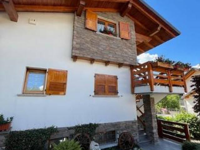Villa Indipendente in vendita a Maggio, Cremeno