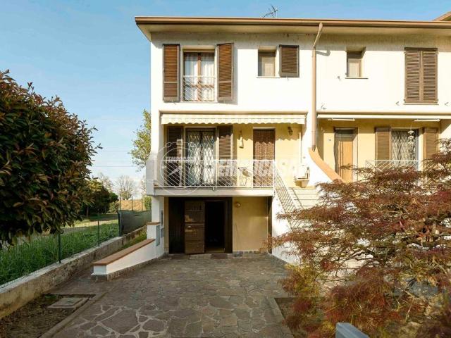 Villa Indipendente in vendita a Zaist, Cremona