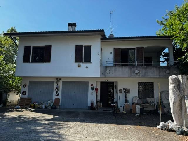 Villa Indipendente in vendita a Cremona, Lombardia