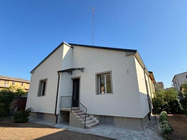Villa Indipendente in vendita a Battaglione, Cremona