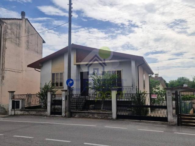 Villa Indipendente in vendita a Battaglione, Cremona