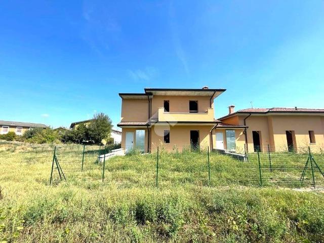 Villa Indipendente in vendita a Cremona, Lombardia
